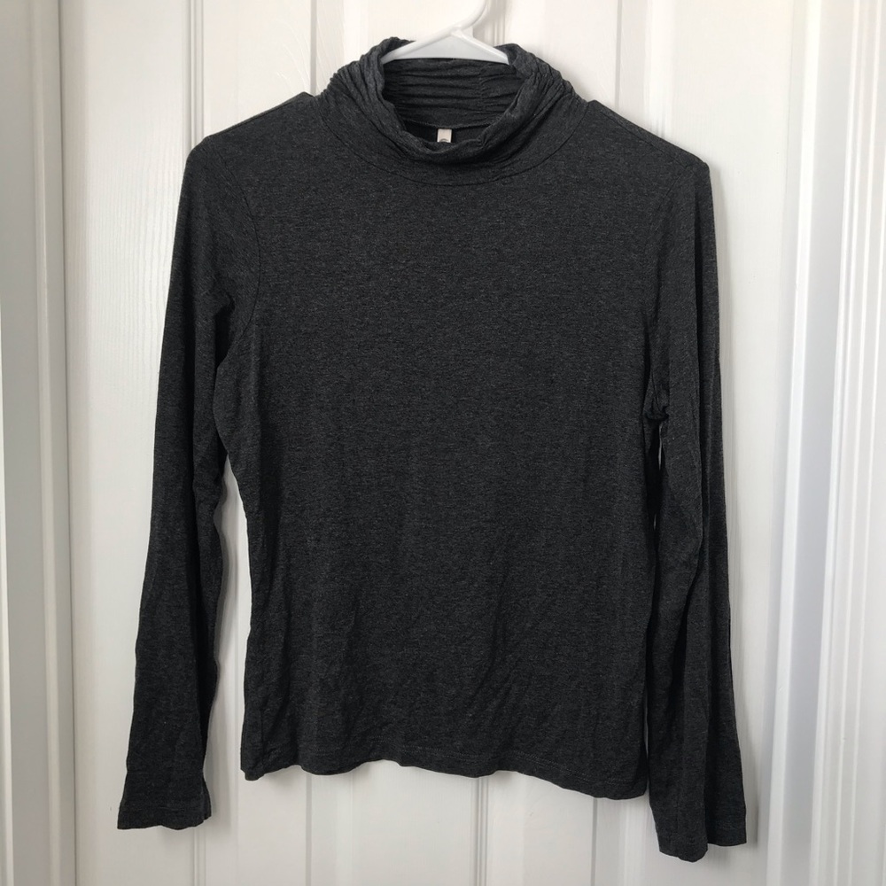 Lea Nicole Gray Turtle Neck Long Sleeve Shirt